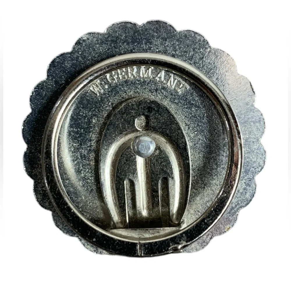 Vintage Signed W. Germany Silver Tone Intricate Round Dome Scarf Clip - Picture 2 of 7